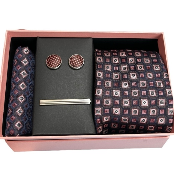 NWT Alexander Julian Colours Boxed Tie Set Handmade Tie Hanky Tie Bar Cuff Links - Picture 1 of 5